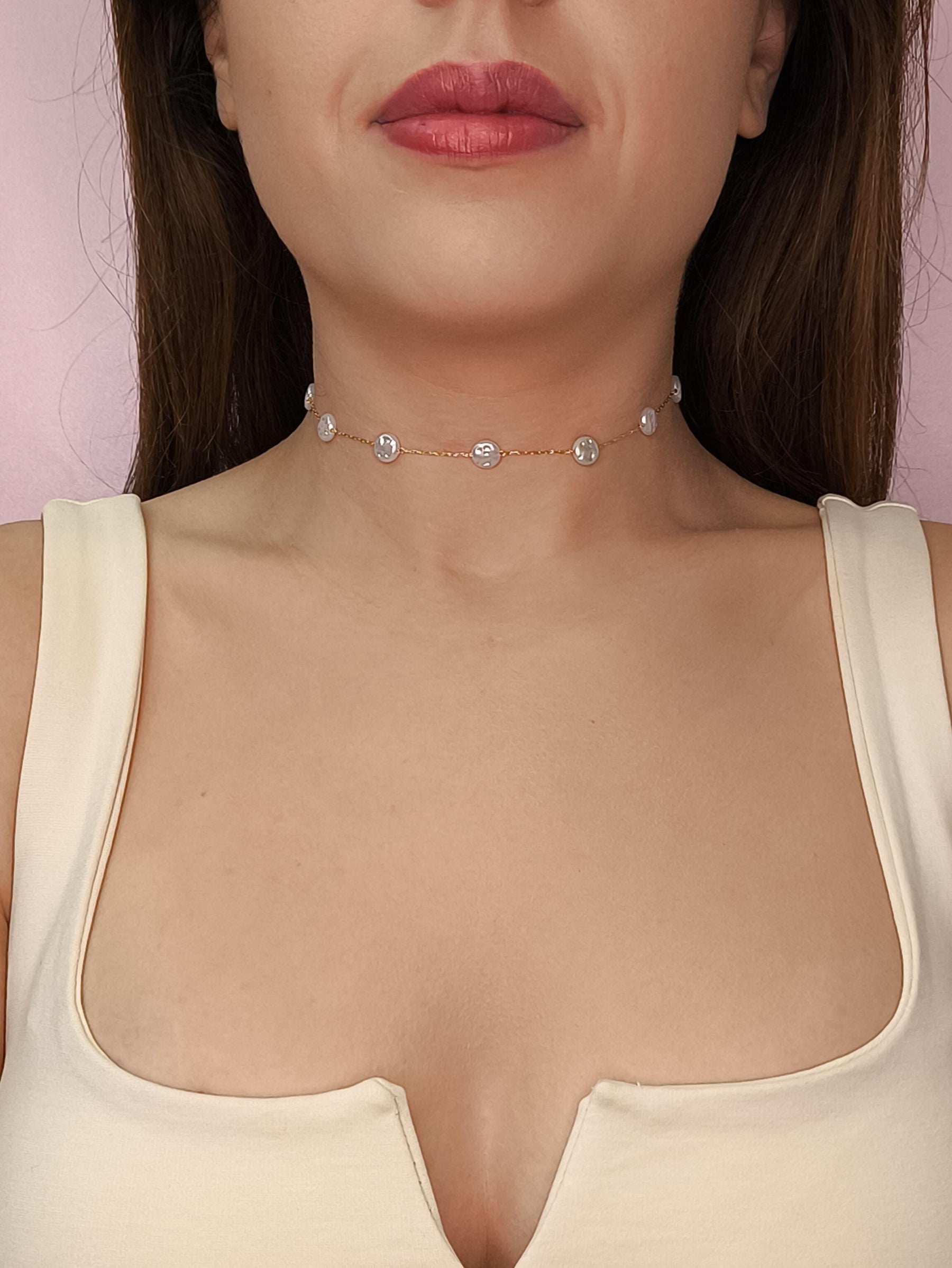 Choker Com Pérolas Achatadas
