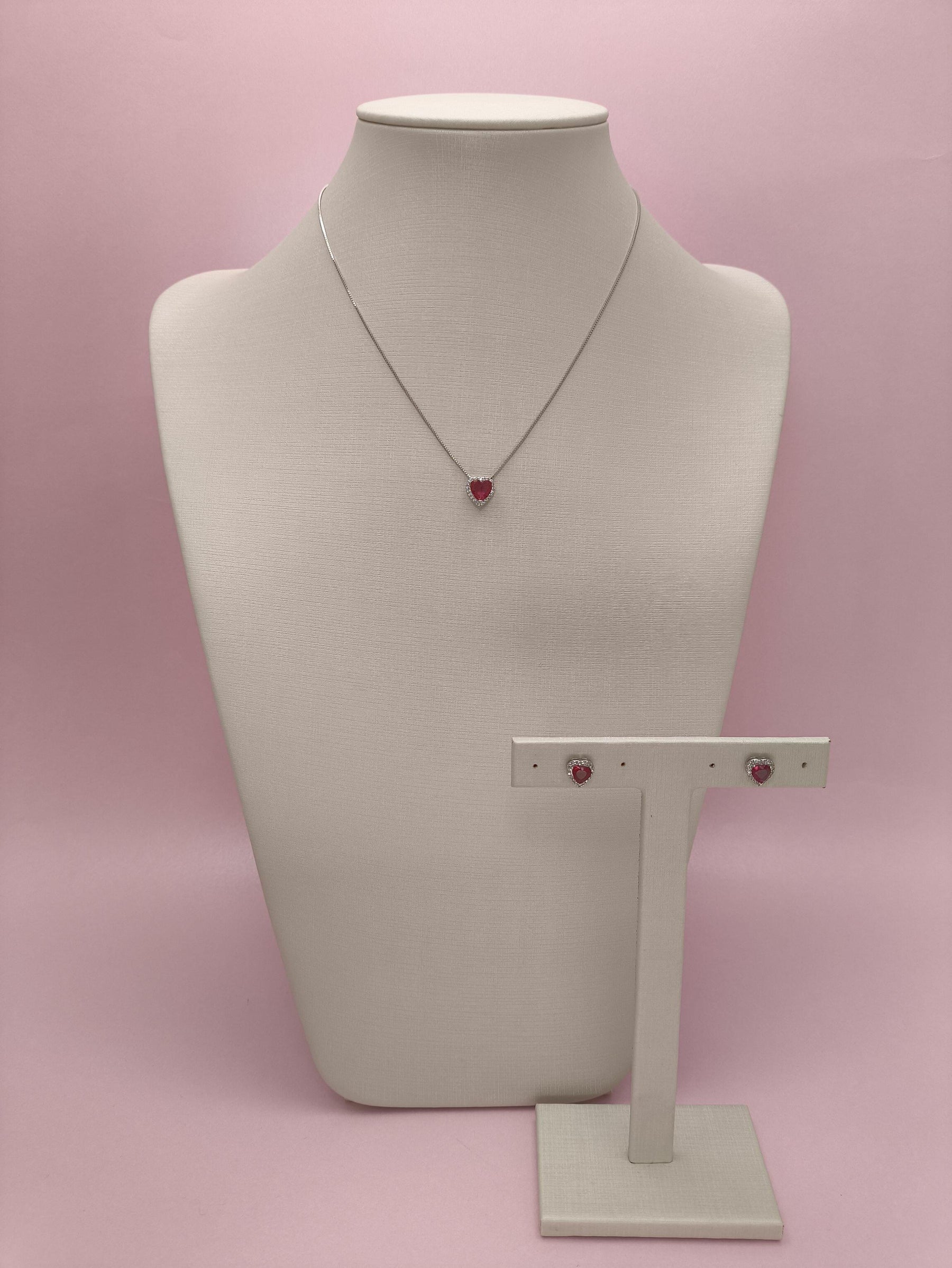 Conjunto Coração Rubi Cravejado: romantismo com brilho intenso