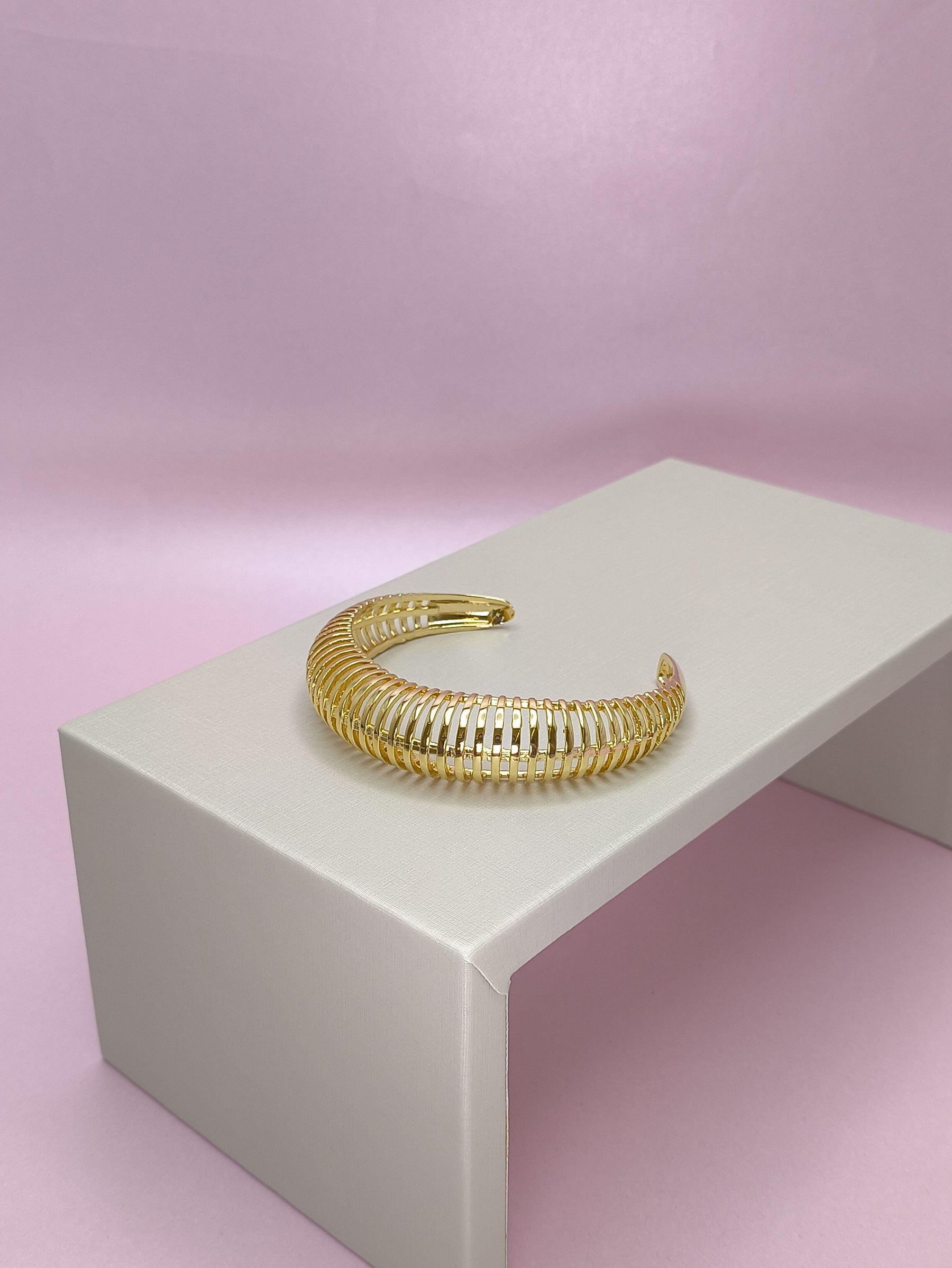 Bracelete Geométrico: Modernidade Com Toque Sofisticado