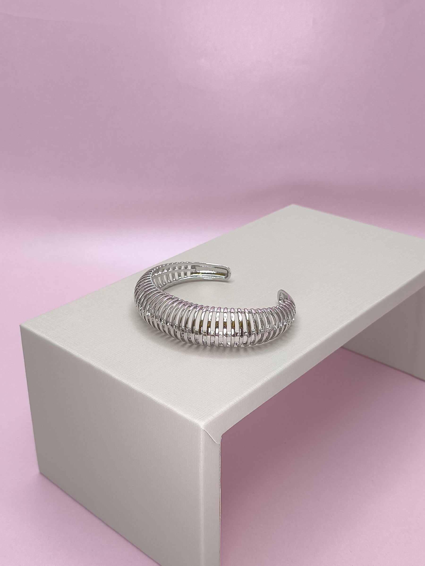 Bracelete Geométrico: Modernidade Com Toque Sofisticado