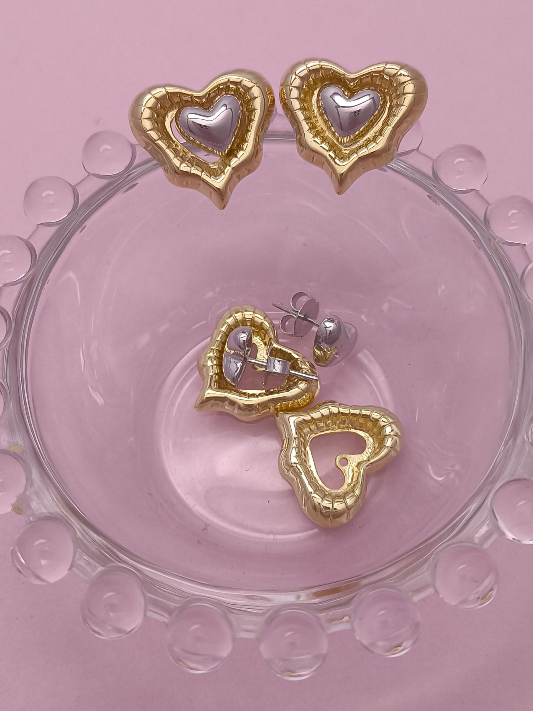 Brinco Coração 2 Em 1: Versatilidade E Elegância Em Uma Peça