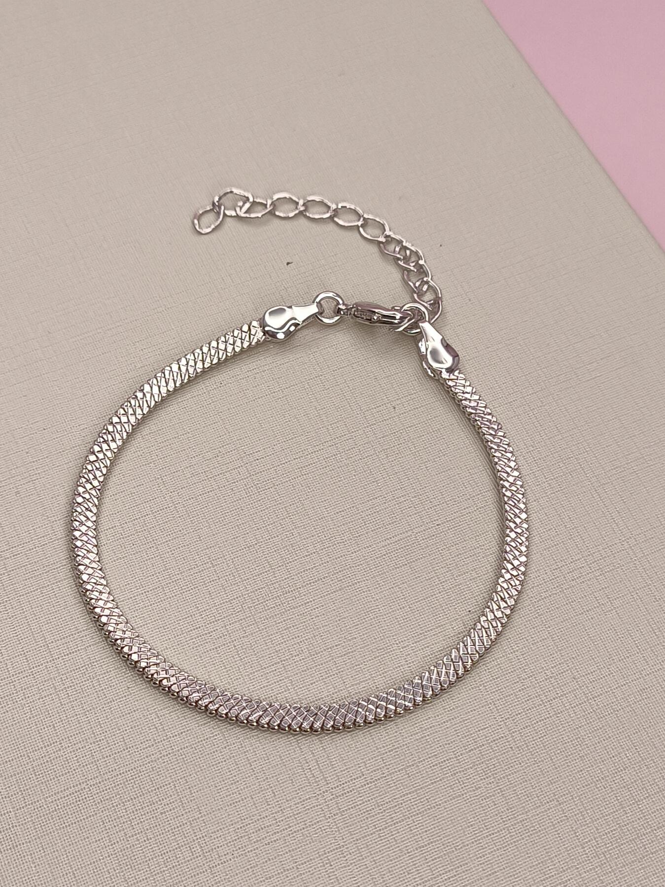 Pulseira Diamantada: brilho refinado com acabamento que valoriza cada movimento