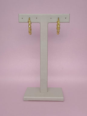 Argola Dupla Trançada: Elegância E Textura Em Um Design Sofisticado