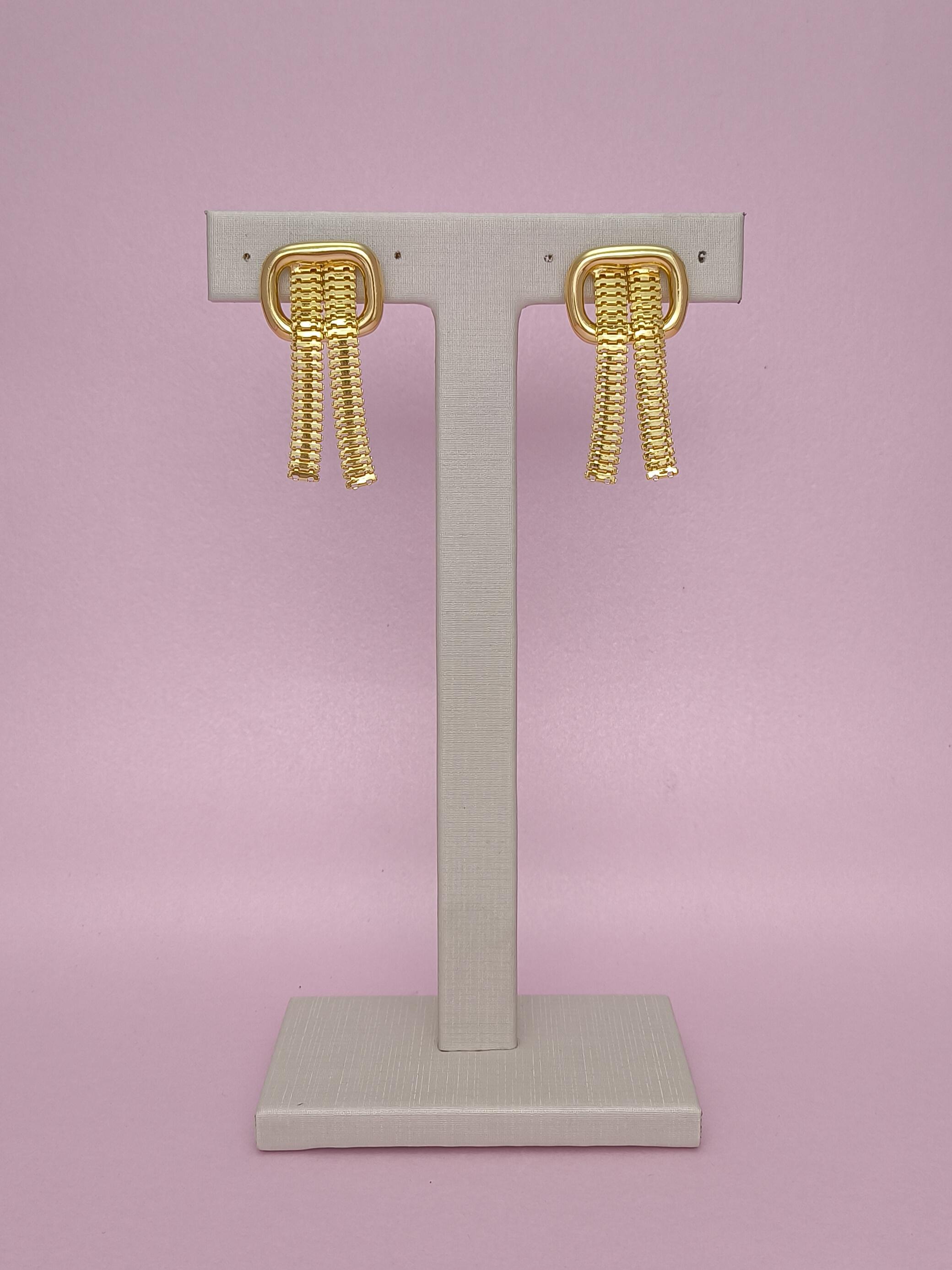 Brinco Dupla Corrente Com Fecho: Estilo Contemporâneo Com Praticidade