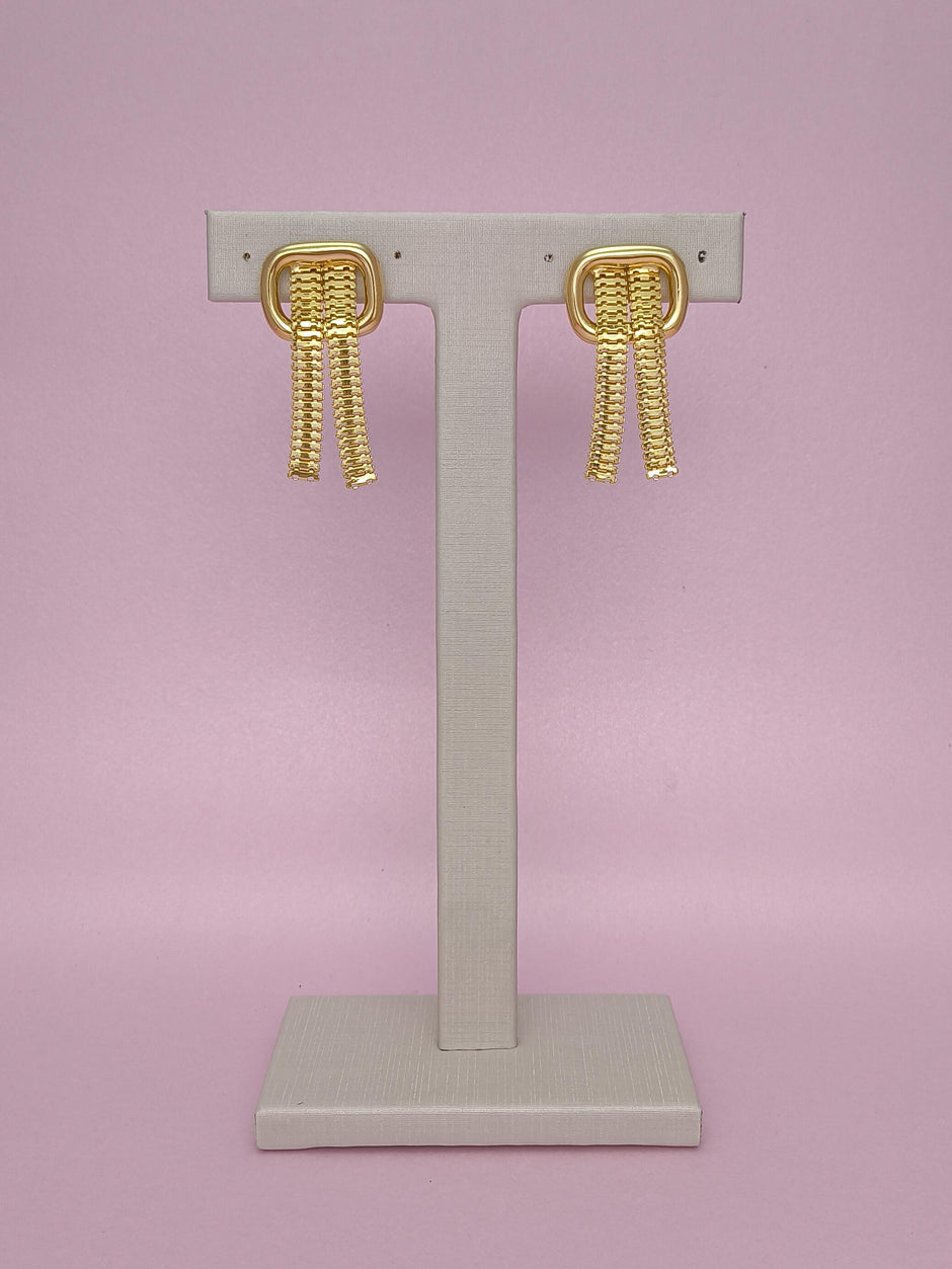 Brinco Dupla Corrente Com Fecho: Estilo Contemporâneo Com Praticidade