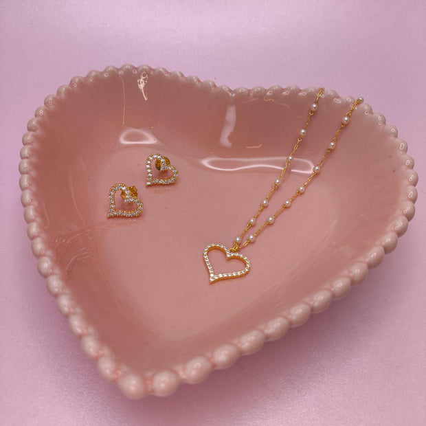Conjunto Coração Cravejado com Pérolas: elegância delicada e atemporal