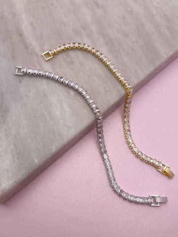 Pulseira Riviera Carré 4 mm: brilho marcante em cada detalhe para destacar sua elegância