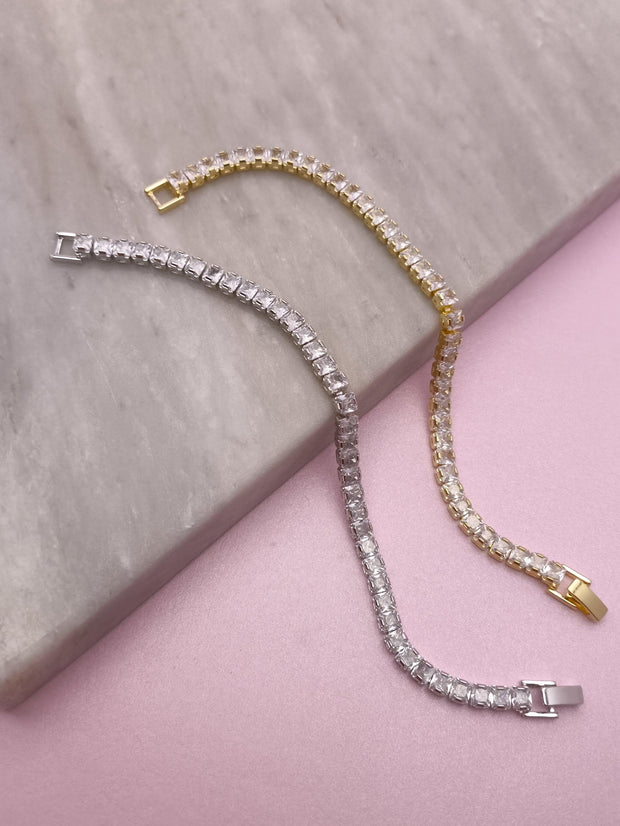 Pulseira Riviera Carré 4 mm: brilho marcante em cada detalhe para destacar sua elegância