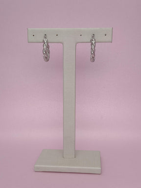 Argola Dupla Trançada: Elegância E Textura Em Um Design Sofisticado