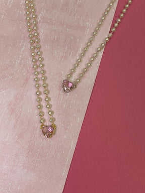 Colar de Pérolas com Coração Rosa