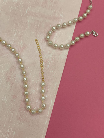 Pulseira com Pérolas Redondas: um clássico moderno que combina delicadeza, brilho e sofisticação