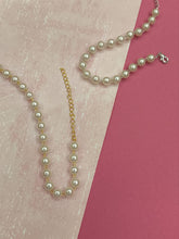 Pulseira com Pérolas Redondas: um clássico moderno que combina delicadeza, brilho e sofisticação