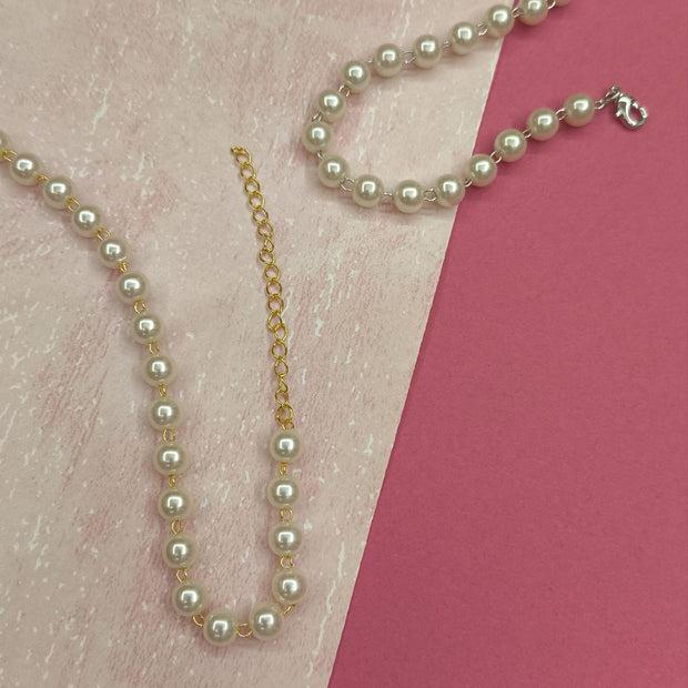 Pulseira com Pérolas Redondas: um clássico moderno que combina delicadeza, brilho e sofisticação