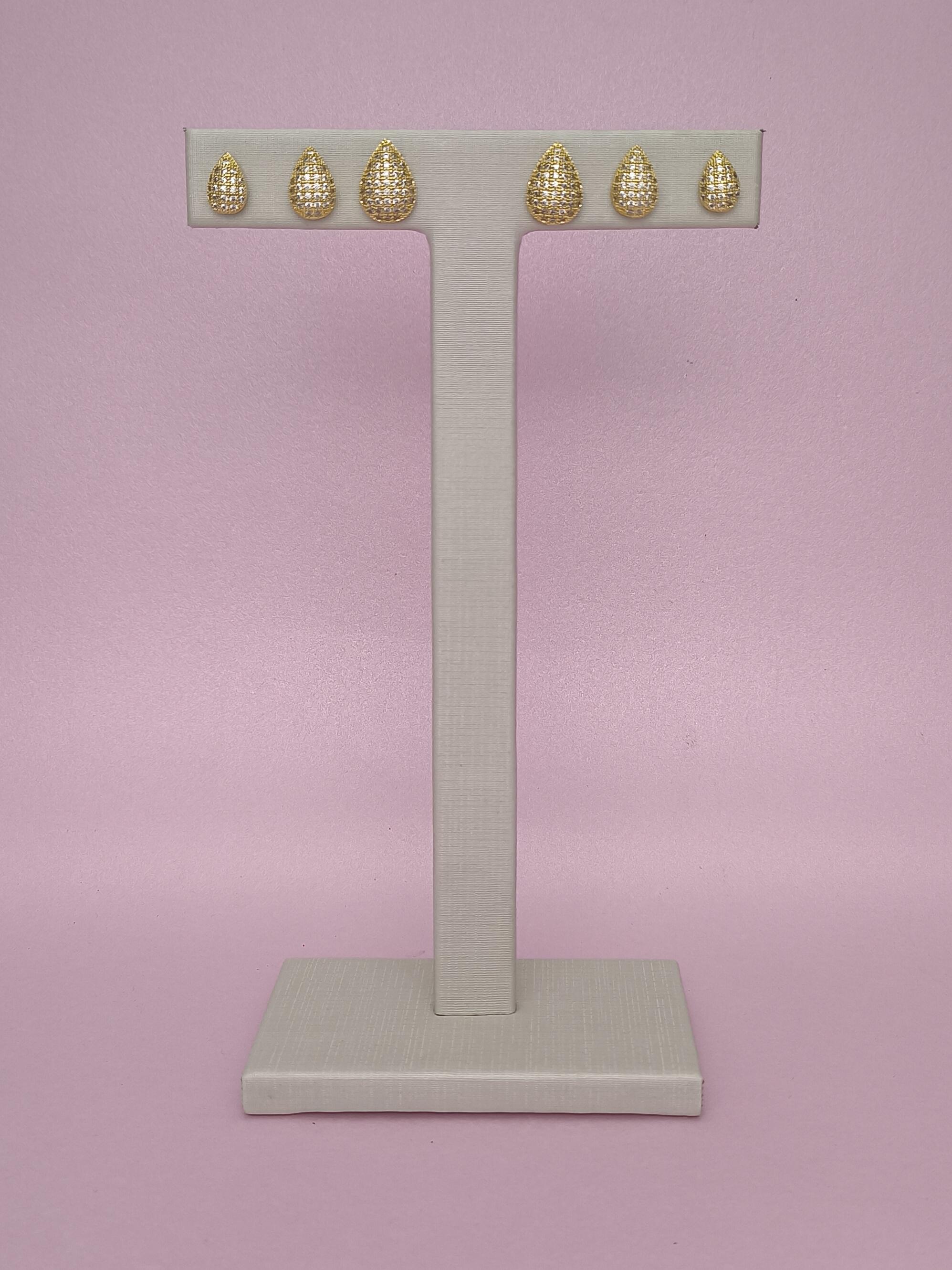 Trio Gotas Cravejadas: elegância versátil com acabamento impecável em ouro ou ródio branco