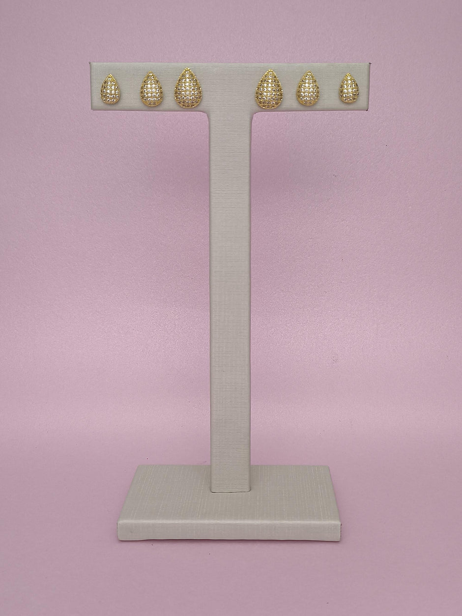 Trio Gotas Cravejadas: elegância versátil com acabamento impecável em ouro ou ródio branco