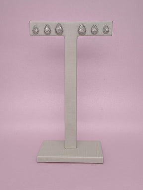 Trio Gotas Cravejadas: elegância versátil com acabamento impecável em ouro ou ródio branco