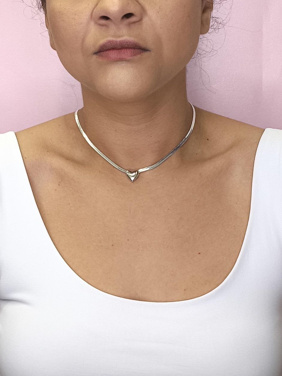 Colar Fita com Coração