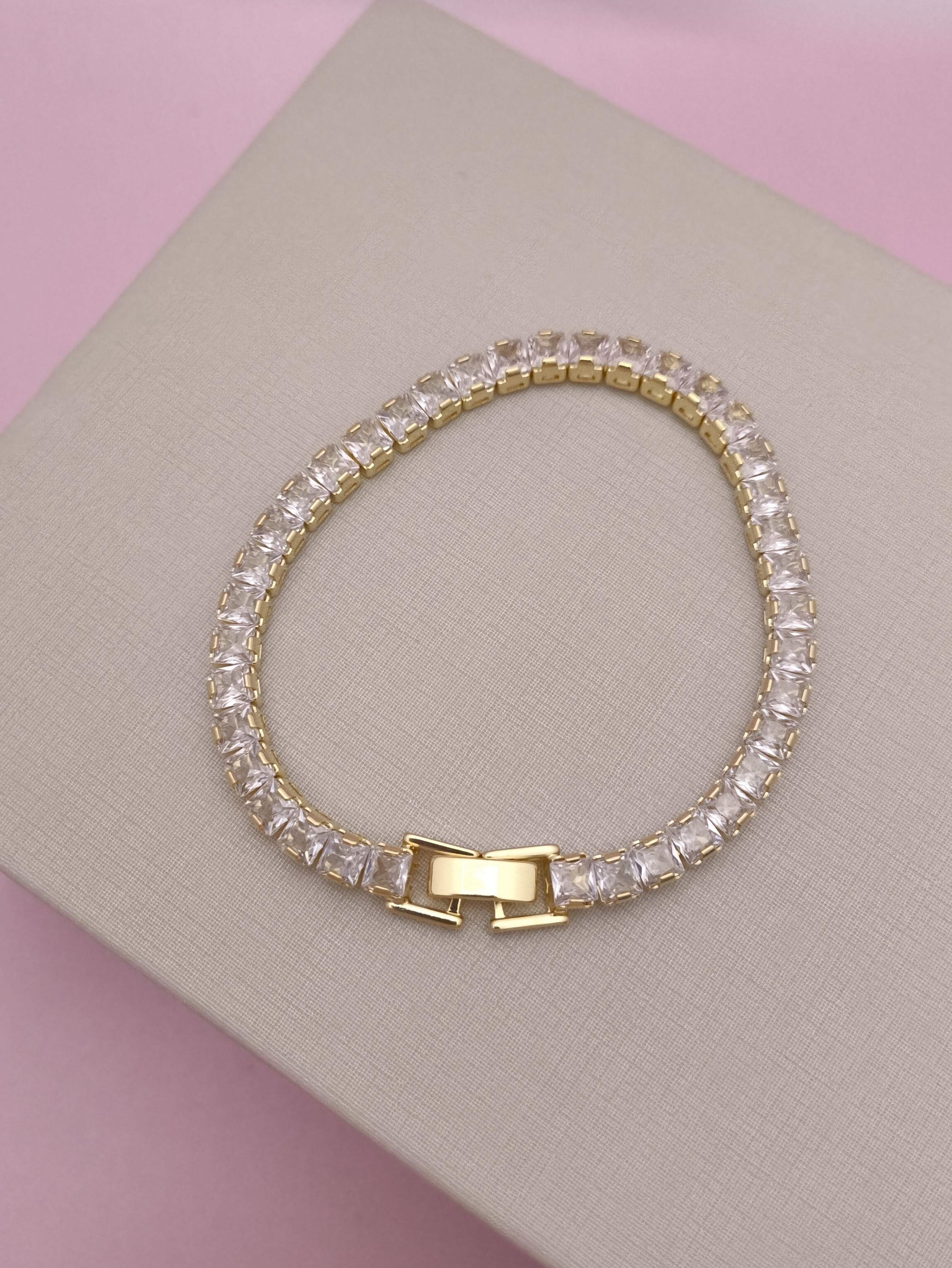 Pulseira Riviera Carré 4 mm: brilho marcante em cada detalhe para destacar sua elegância