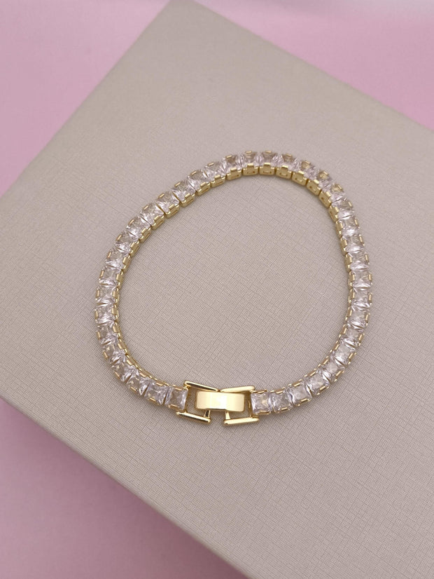 Pulseira Riviera Carré 4 mm: brilho marcante em cada detalhe para destacar sua elegância