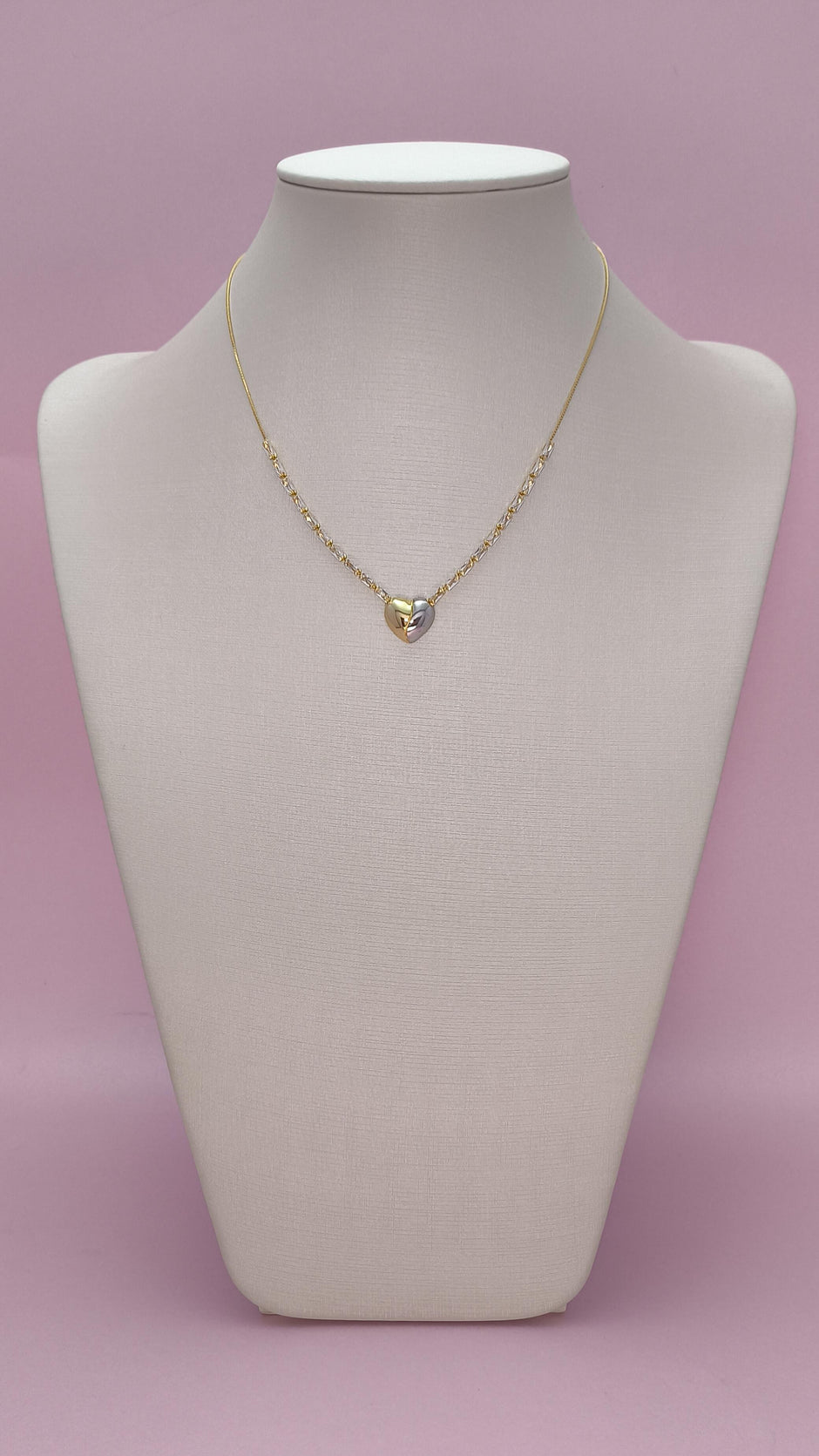 Colar com baguetes e pingente de coração due colori