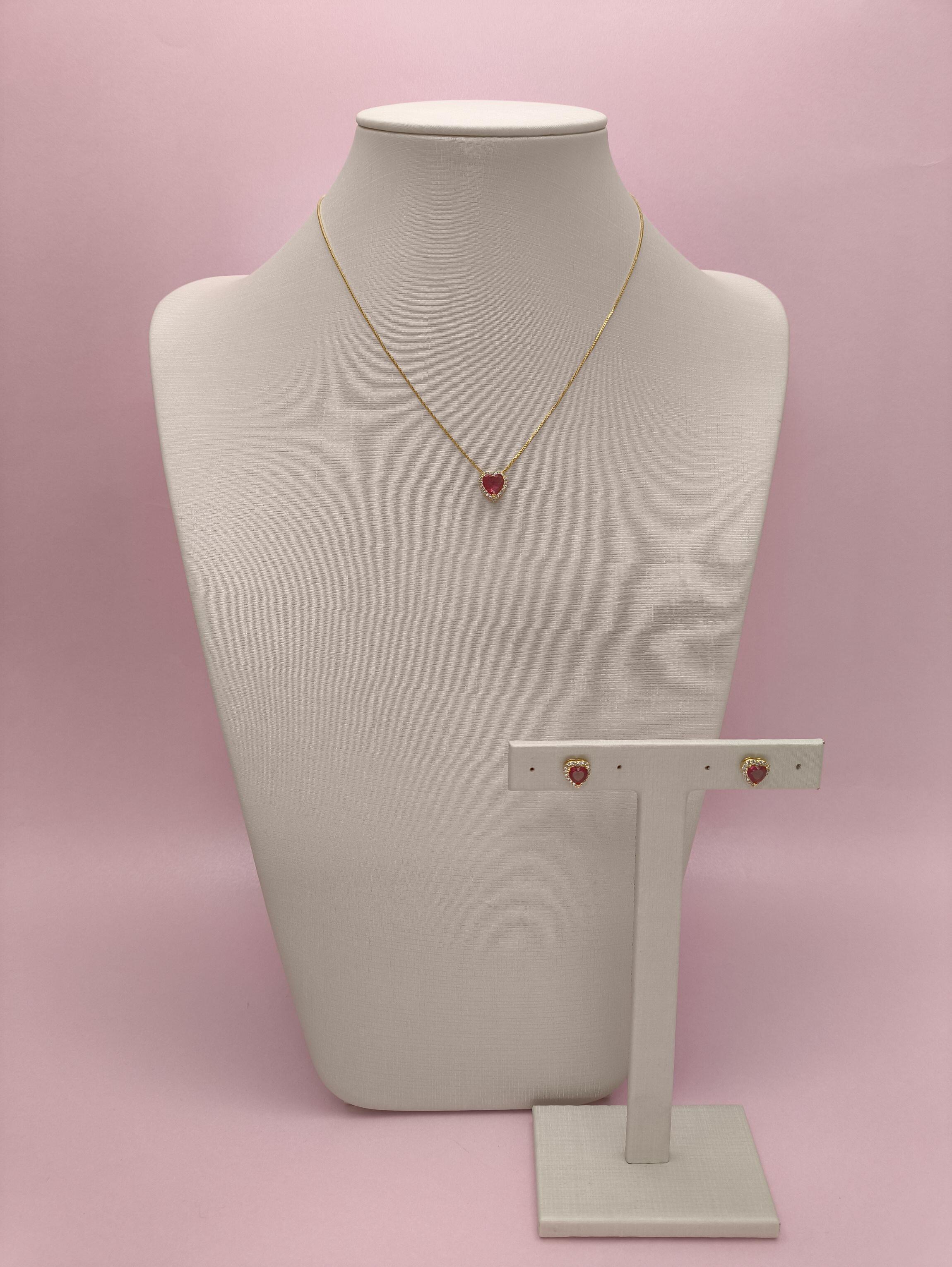 Conjunto Coração Rubi Cravejado: romantismo com brilho intenso