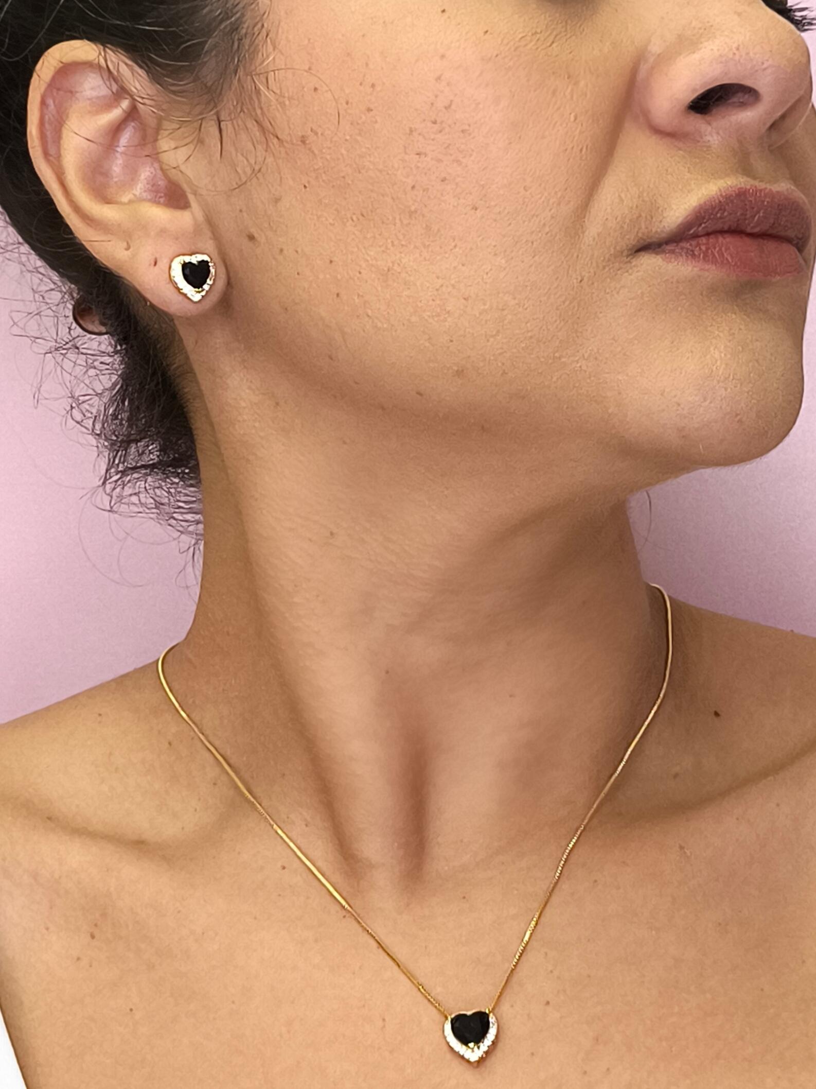 Conjunto Coração Preto Cravejado: elegância com um toque de mistério