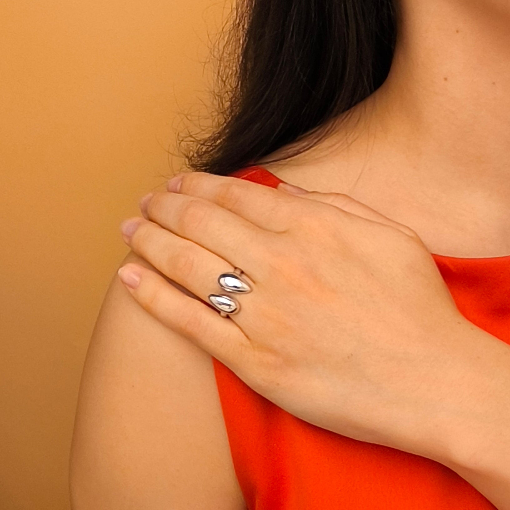 Anel Duas Gotas Invertidas