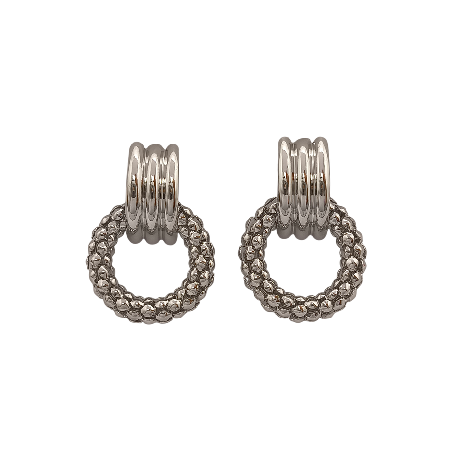 Brinco com pendente circular facetado