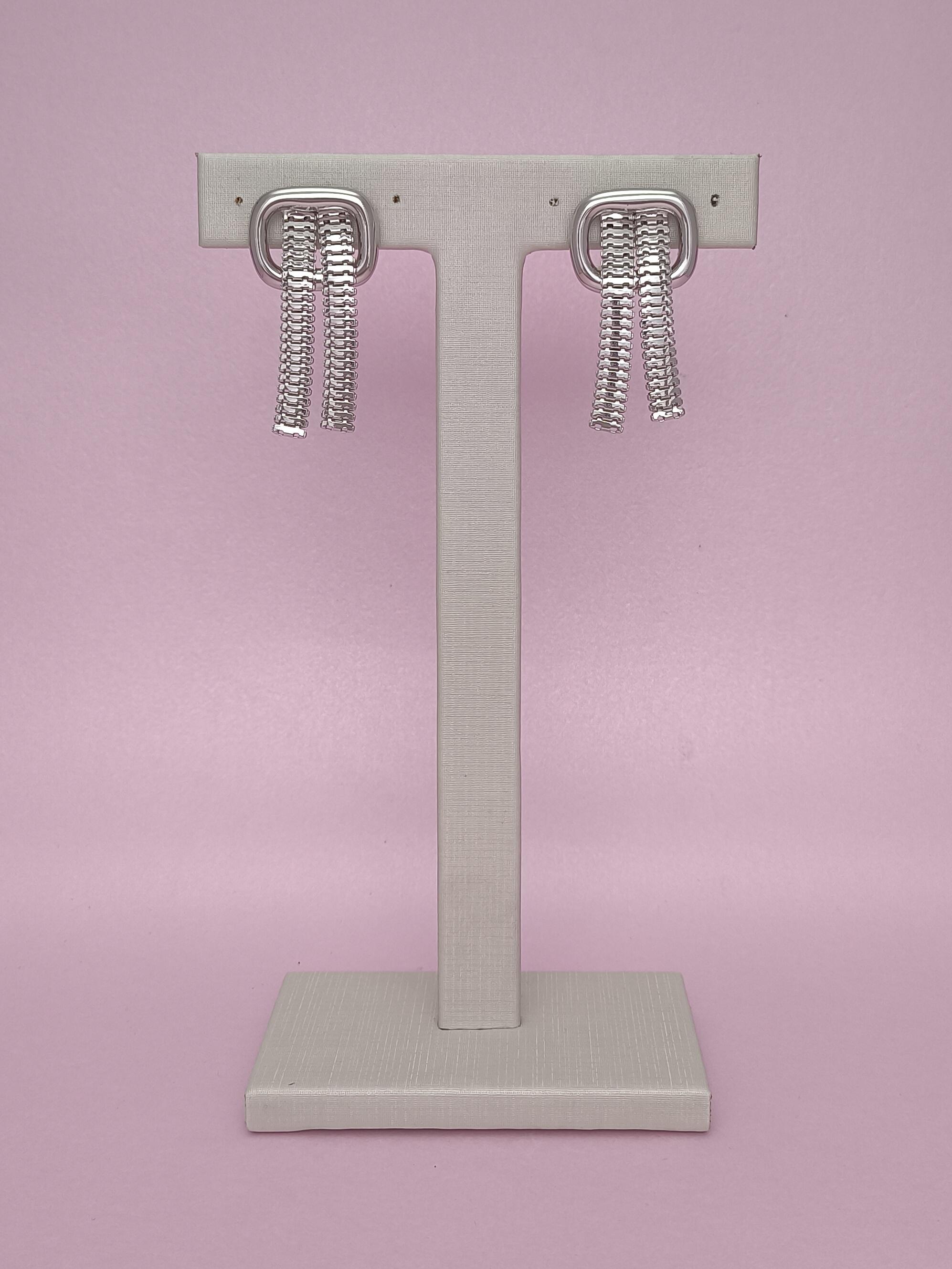 Brinco Dupla Corrente Com Fecho: Estilo Contemporâneo Com Praticidade