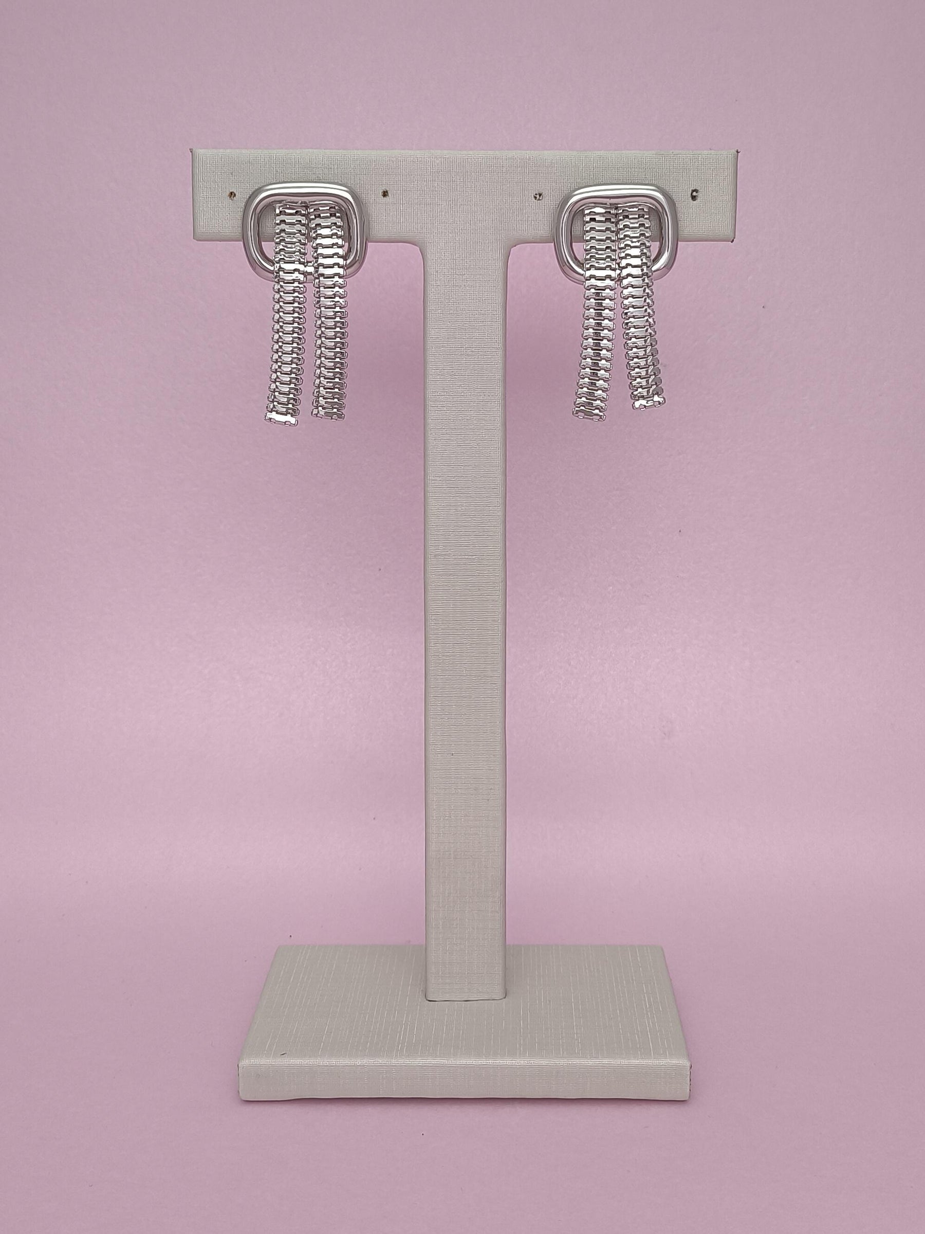 Brinco Dupla Corrente Com Fecho: Estilo Contemporâneo Com Praticidade