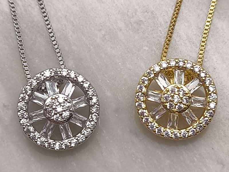 Conjunto Pizza Mini: brilho delicado que transforma qualquer visual