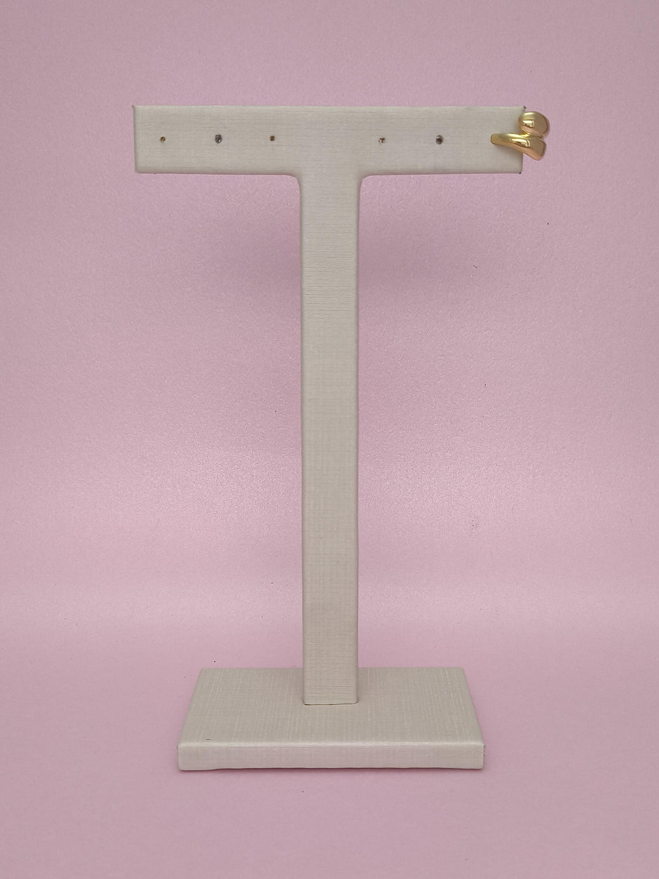 Piercing Falso Due Gota: autenticidade e brilho em um detalhe moderno e sem furos