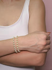 Pulseira com Pérolas Redondas: um clássico moderno que combina delicadeza, brilho e sofisticação