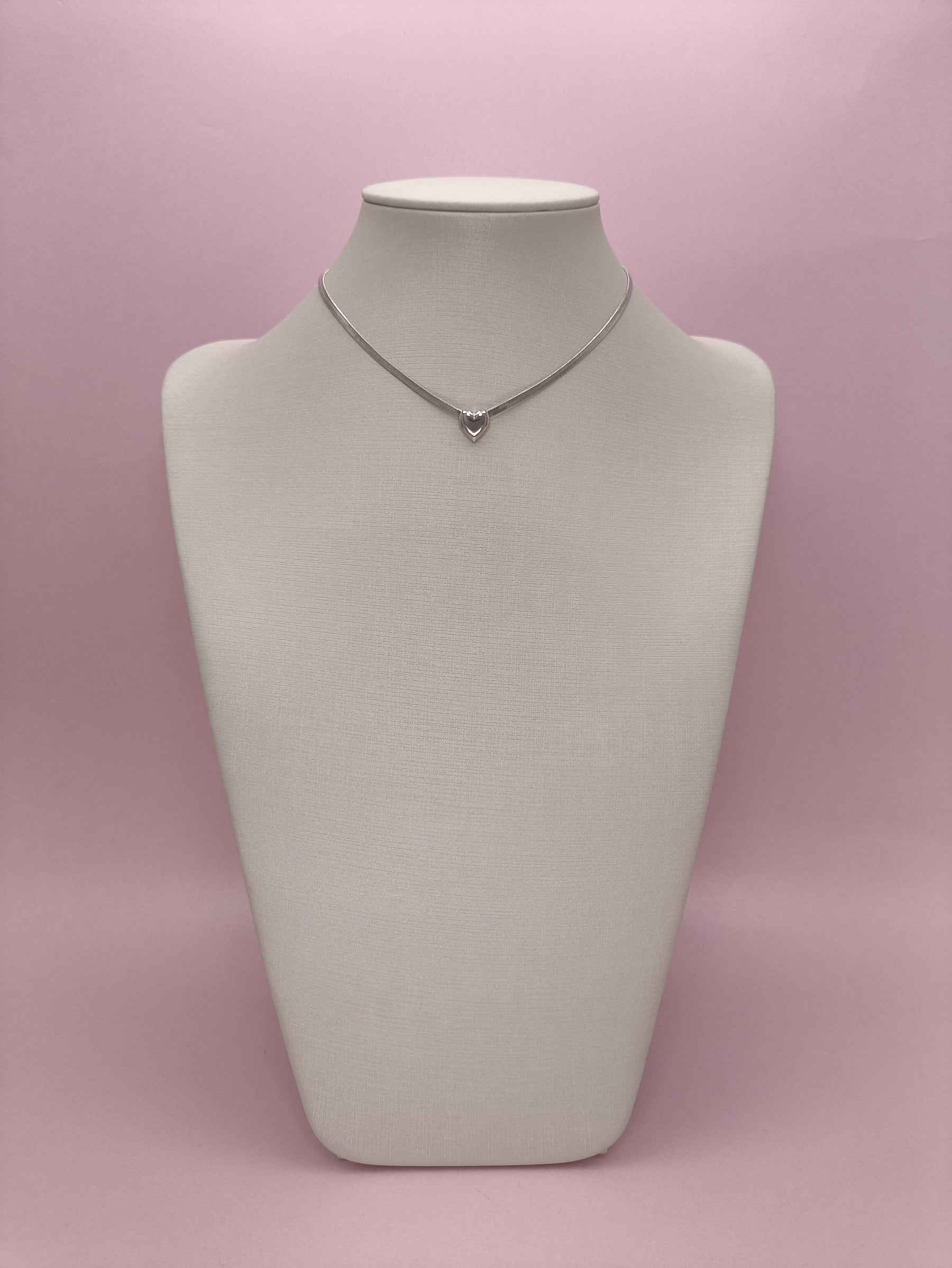 Colar Fita com Coração