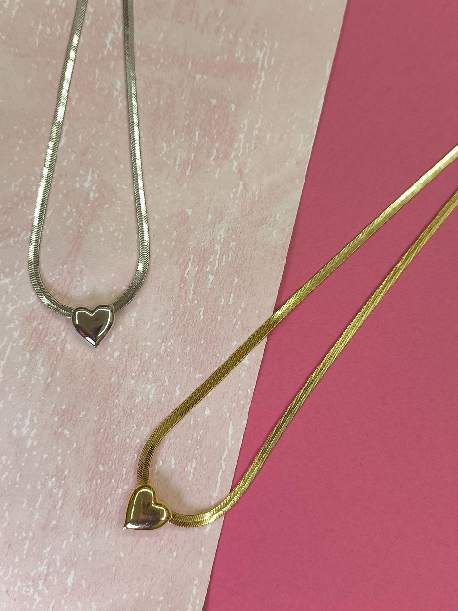 Colar Fita com Coração