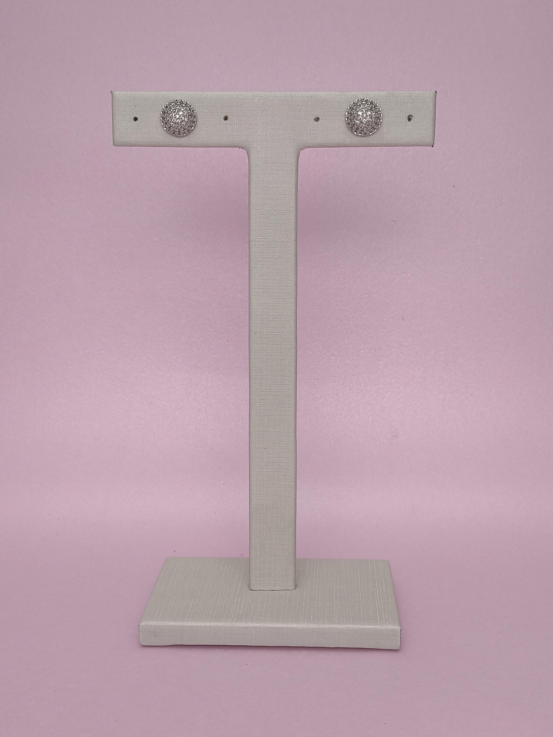 Brinco Botão Cravejado P: Delicadeza E Brilho Em Tamanho Compacto