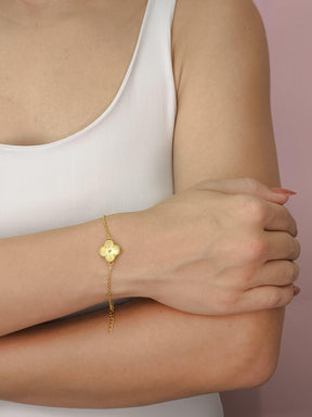 Pulseira Trevo: delicadeza e estilo em um toque dourado para o seu dia a dia