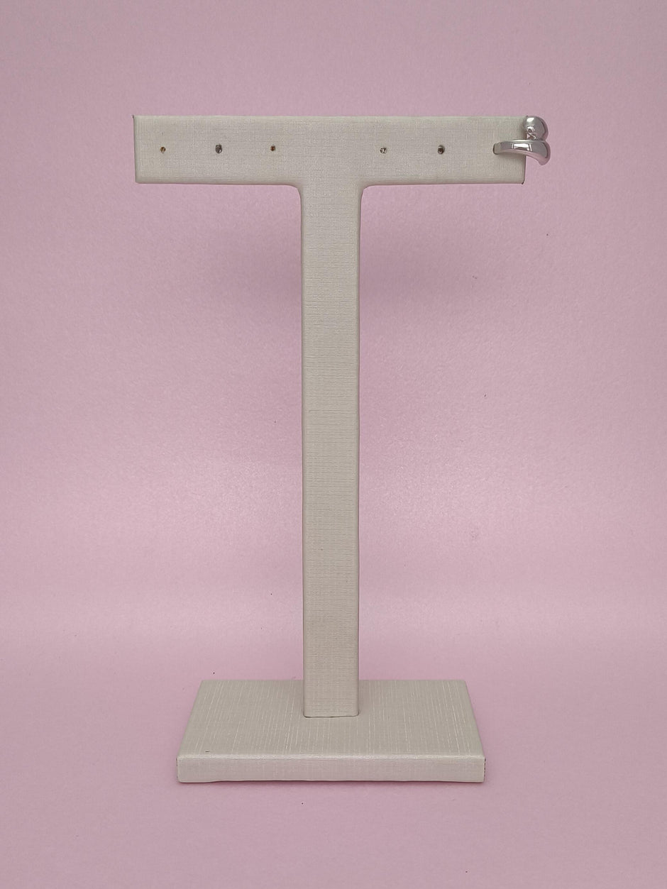 Piercing Falso Due Gota: autenticidade e brilho em um detalhe moderno e sem furos