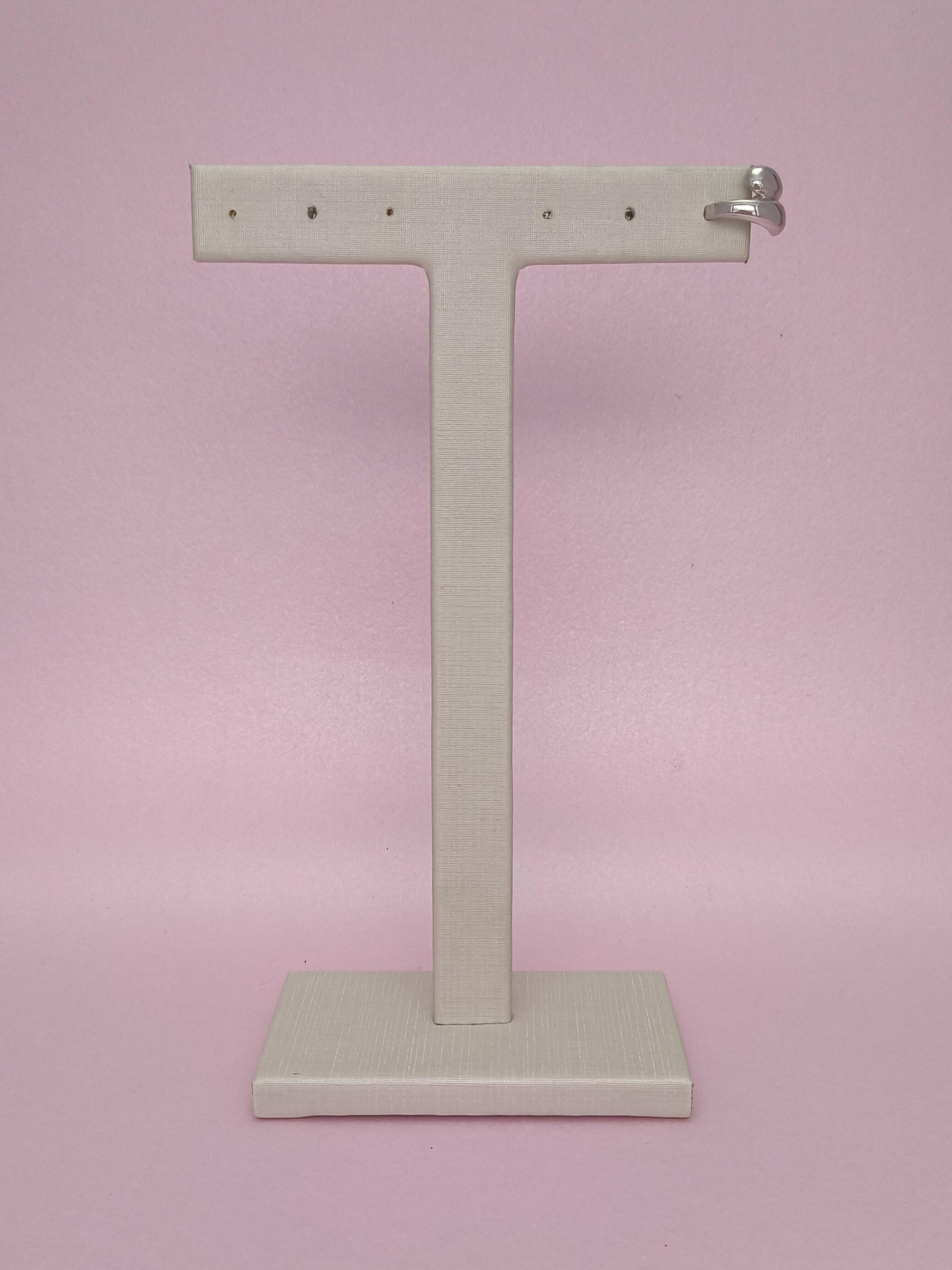 Piercing Falso Due Gota: autenticidade e brilho em um detalhe moderno e sem furos