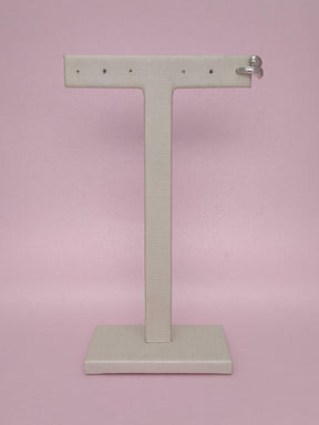 Piercing Falso Due Gota: autenticidade e brilho em um detalhe moderno e sem furos