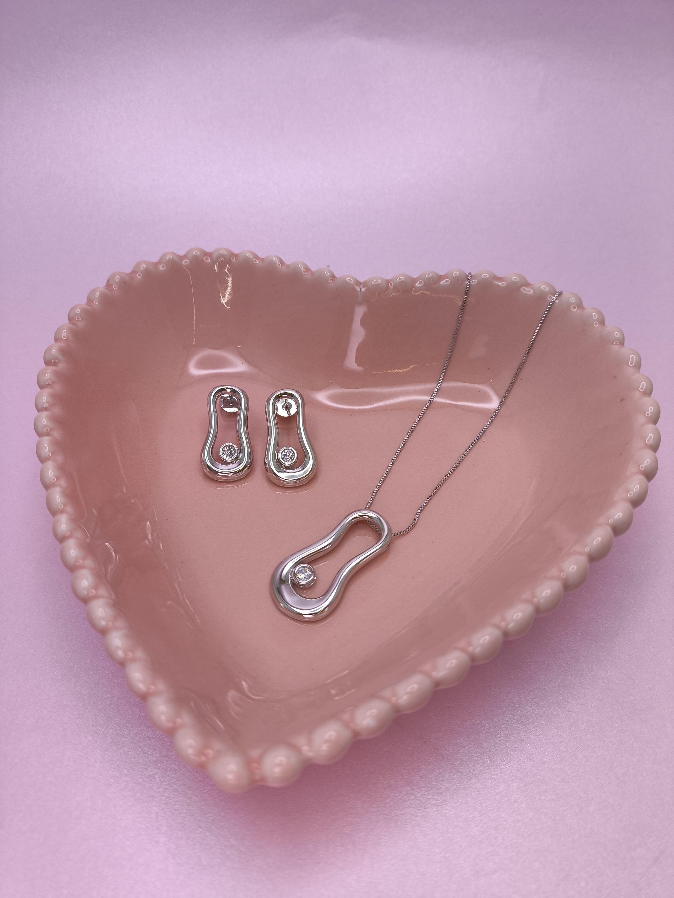 Conjunto Orgânico: design fluido com brilho natural